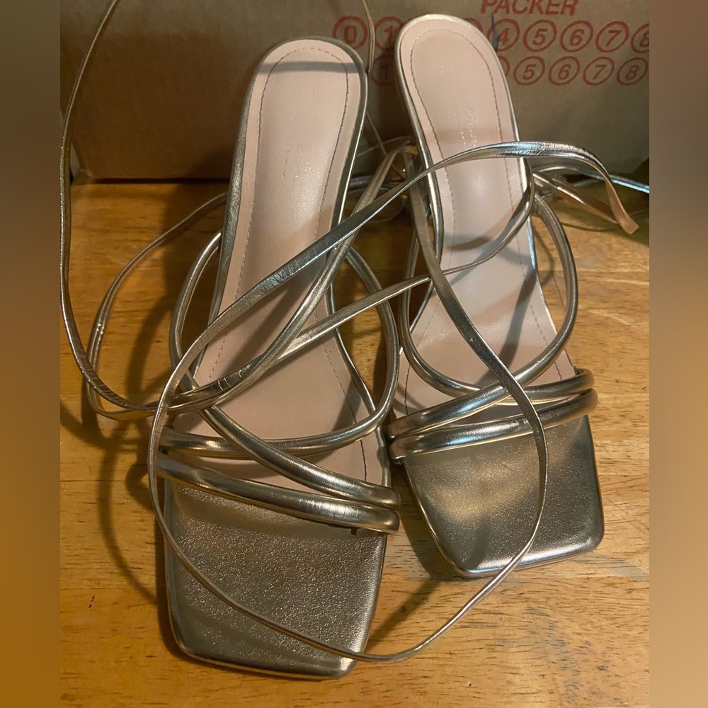 Mostrin lace up Metalic gold heels euro size 40.5 us size 10 open toe tied